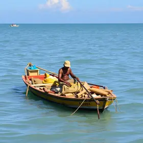 Benefício para pescadores do Brasil começa a ser pago a partir de agora; entenda como funciona
